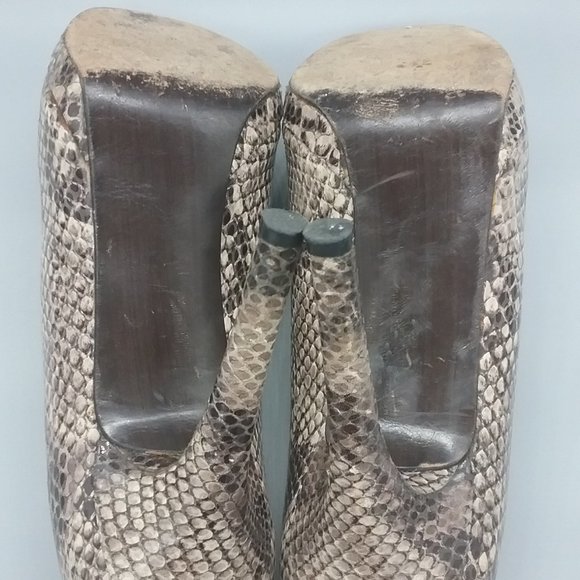 Stuart Weitzman Snake Print Platform Pumps - Picture 9 of 15